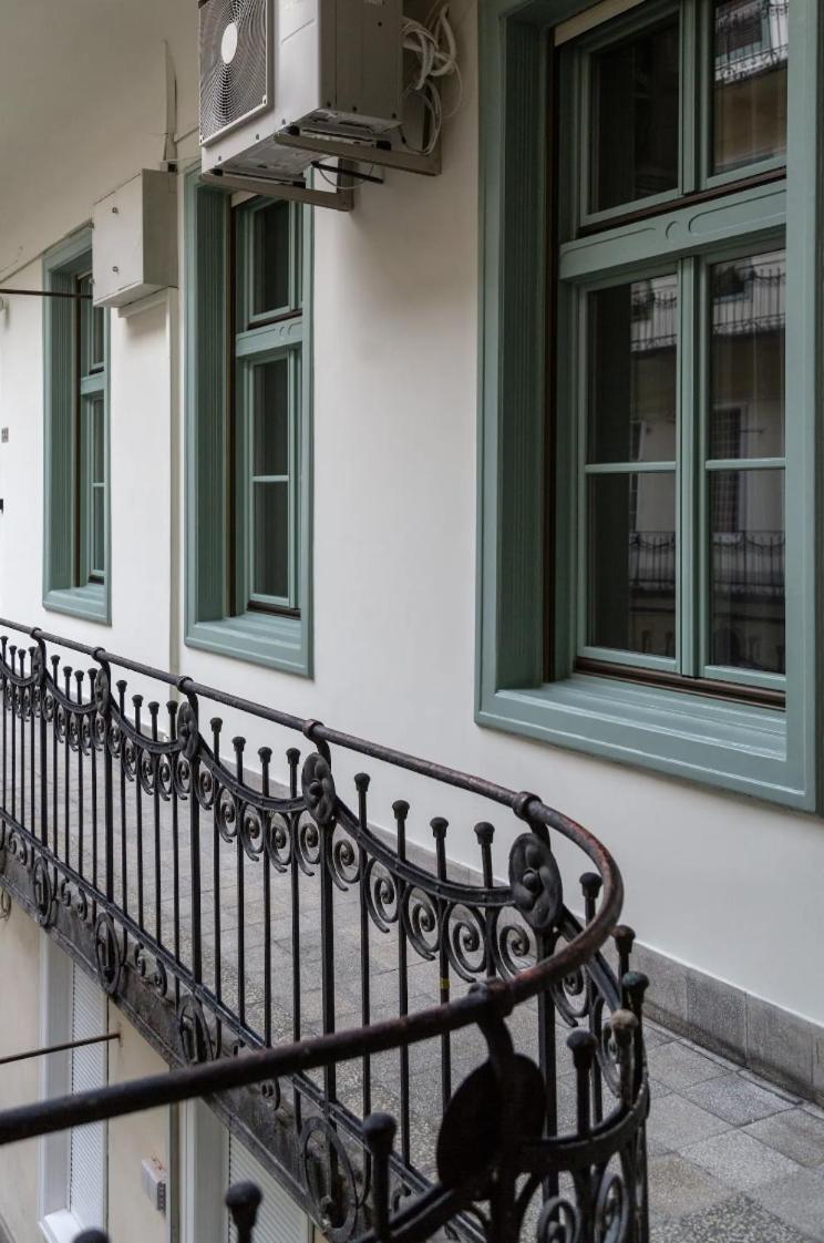 Premium Apartment By Hi5-King Street'S Luxury Budapeste Exterior foto